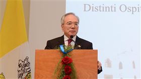 駐教廷使館辦國慶酒會 李世明重申台梵穩固駐教廷大使館2日舉辦國慶酒會，大使李世明致詞時強調，正如梵蒂岡高階官員所聲明，教廷將持續成為台灣的忠實伙伴。中央社記者黃雅詩羅馬攝  107年10月3日