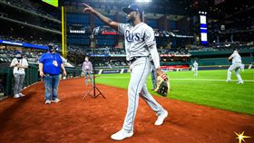 ▲阿羅沙瑞納（Randy Arozarena）敲出季後賽第22安。（圖／翻攝自光芒推特）