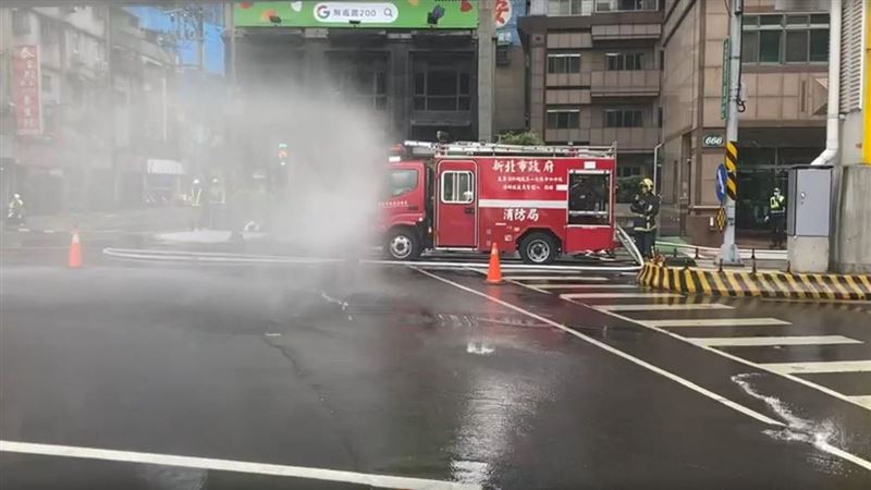 新／自來水管破裂　地面下陷壓瓦斯管