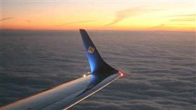 華信航空獨家推出烏托邦曙光愛心專機。（圖／華信提供）