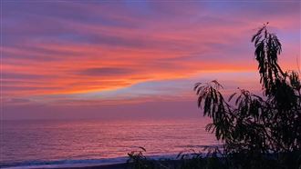 沙德爾移近　台灣天空罕現紫紅暮霞