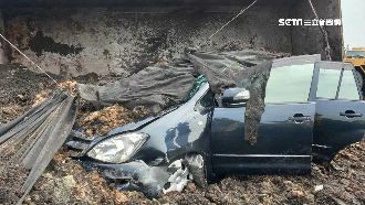 35噸聯結車撞翻轎車　砂石淹死乘客