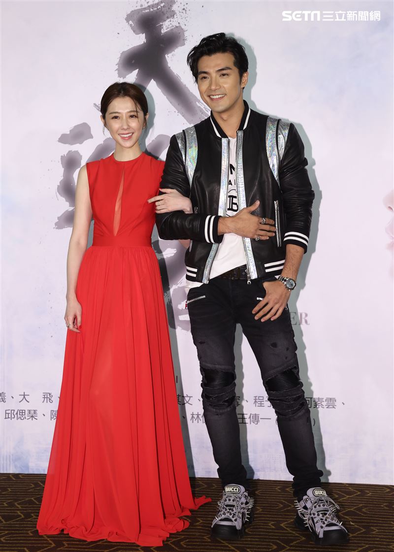 「天巡者」演員賀軍翔、邵雨薇出席首映會。（記者邱榮吉/攝影）