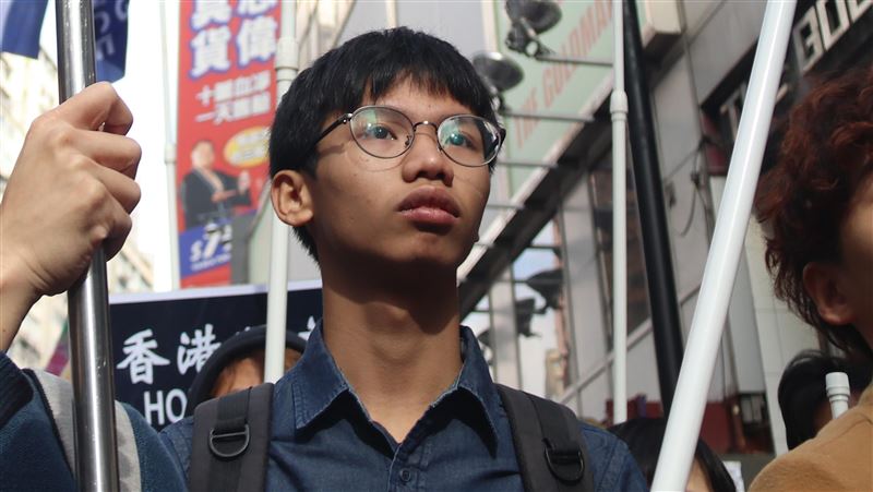 在台港人僱業者跟拍港青　懲處出爐