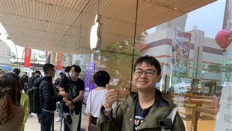 愛瘋12開賣！資深果粉連3年換新機