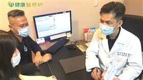 李世明醫師提醒，男性在性高潮時，若長期發現射出的精液過少，甚至射不出精液時，就應及早就醫檢查。