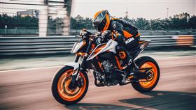 ▲KTM 890 Duke R。（圖／KTM提供）