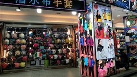 安全帽店(記者陳弋攝影)