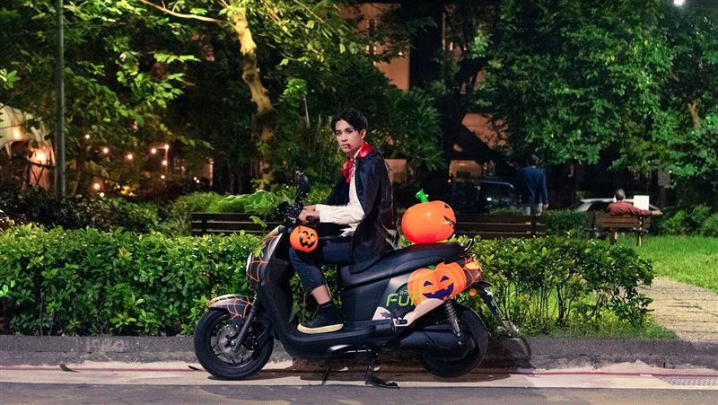 eReady電動車　萬聖彩繪車
