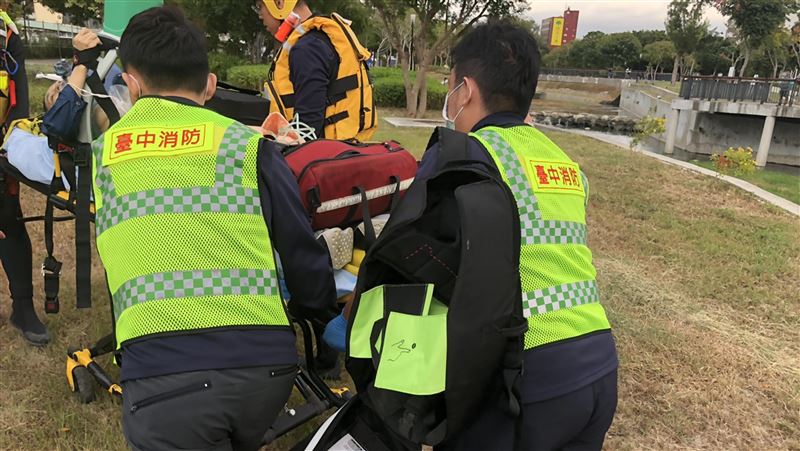 豐原葫蘆墩公園婦人溺水　送醫搶救