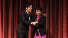 賴清德出席亞太自由婦女協會成立慶祝晚會（1）國際自由婦女聯盟24日在台北舉辦亞太總部「亞太自由婦女協會」成立大會暨慶祝晚會，副總統賴清德（左）出席恭賀，與創會理事長楊黃美幸（右）一同呼籲社會大眾關注人權與婦女議題。中央社記者裴禛攝　109年10月24日