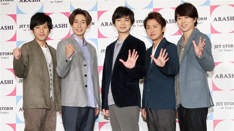 嵐放煙火害球賽中斷　傑尼斯緊急道歉