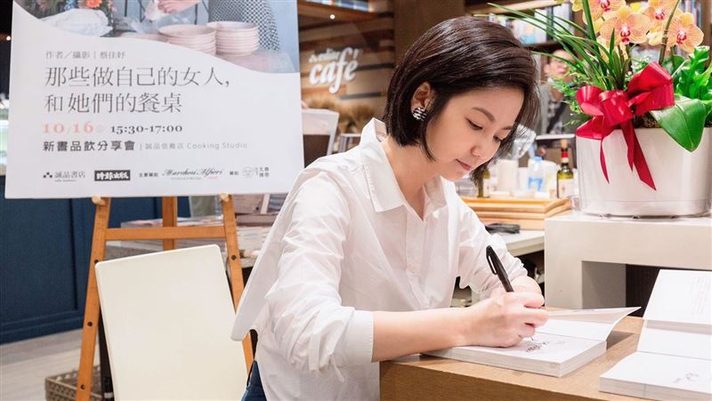 12位女人的餐桌　她最愛焢肉便當…