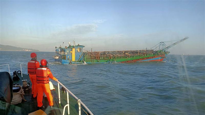 網傳南竿遭圍島　海巡：陸船抽砂