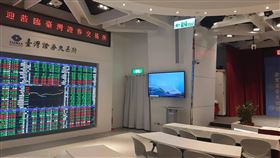 小資族注意 盤中零股交易26日上路盤中零股交易26日正式上路，可3分鐘撮合一次，料將能提高零股交易流通性，價格可以更貼近市場，也有助於吸引小資族群進入投資市場。中央社記者潘智義攝 109年10月25日