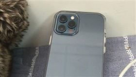 搶購愛瘋12 Pro隔天就黑屏！網曝：第一批容易有災情（圖／翻攝自Dcard）