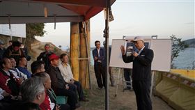林佳龍徐國勇視察馬祖大坵橋工程進度內政部營建署補助北竿鄉公所興辦大坵橋，預計民國111年底完工，有利島嶼運補，交通部長林佳龍（坐者前排右2）、內政部長徐國勇（右立者）25日前往視察，預祝工程順利完工。中央社記者邱筠攝　109年10月25日