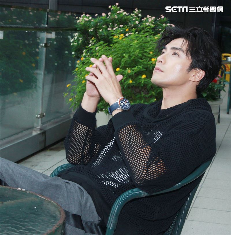 賀軍翔三立新聞網專訪。（記者邱榮吉/攝影）