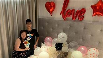 棄嬰星國情侶神隱1年　她肚子又凸了