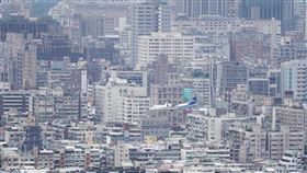 中央銀行26日公布9月房貸以及建築貸款餘額，不只雙雙續創歷史新高，房貸餘額年增率更衝上7.65%，寫下13年半以來新高紀錄。（中央社檔案照片）