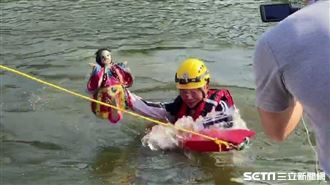 直擊謝龍介台中跳溪　他讚：水質很好