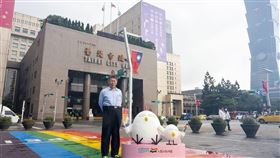 亞洲第一　台北市加入國際彩虹城市網絡台北市性別平等辦公室27日表示，市長柯文哲9月14日簽署加入國際彩虹城市網絡（RCN），而後北市正式提出申請，經RCN會員表決後，17日正式通知北市獲准加入，北市成為第31個會員城市，同時也是亞洲首個加入RCN的城市。（台北市社會局提供）中央社記者李宛諭傳真　109年10月27日