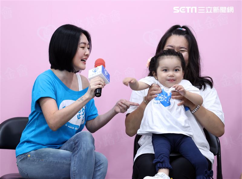 徐熙娣（小S）發揮自身影響力，擔任心路基金會愛心大使，拋磚引玉捐出新台幣一百萬。（記者邱榮吉/攝影）
