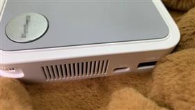 行動電源,投影機,遠門,行李(翻攝自 Dcard)
