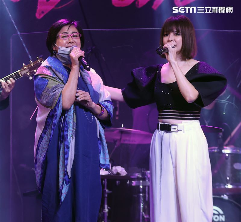 徐若瑄音樂分享會徐媽媽合唱。（記者邱榮吉/攝影）
