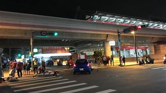 快訊／北投嚴重車禍！男騎士送醫命危