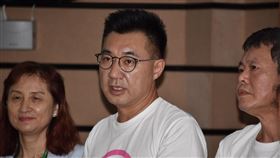 國民黨主席江啟臣，林為洲，羅智強送交反瘦肉精豬肉及公投綁大選二項公投案第一階段連署書（圖／記者李國綸攝影）