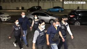 ▲中山一派出所前管區陳俊安(前)、李功樺(後)。（圖／記者楊佩琪攝）