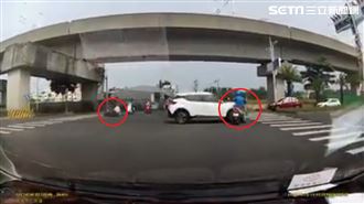 休旅車闖紅燈畫面曝！碰…2騎士倒地