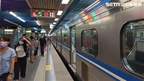 台鐵區間車（記者陳弋攝影）
