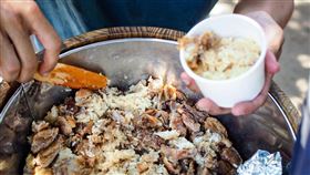 台南知名米糕1碗盛34秒　客人氣炸（圖／翻攝自糯夫米糕臉書）