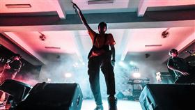 八三夭,演出,工作人員,爆料,踢鼓,踹鼓,破壞　（圖／翻攝自八三夭臉書）