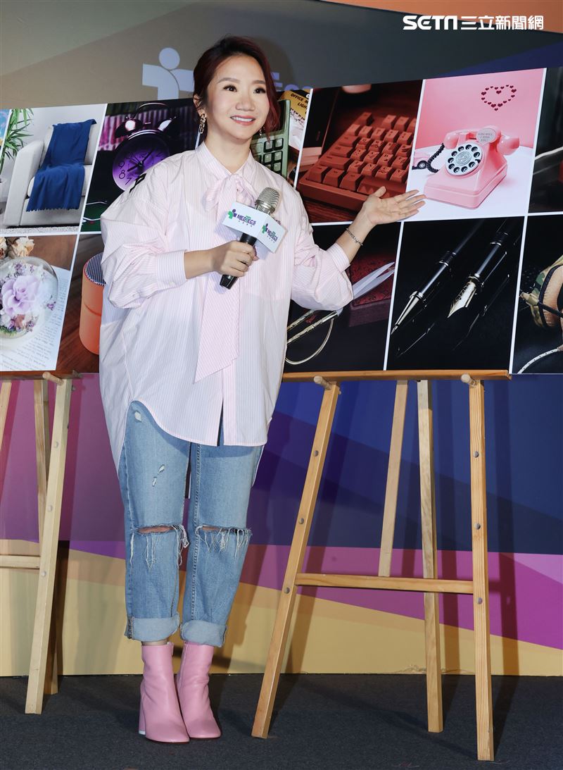 陶晶瑩大膽玩色為醫療公益活動暖心獻愛。（記者邱榮吉/攝影）