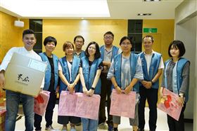 小冬瓜索非亞攜手公益　美人姐仗義助攻一同送暖弱勢