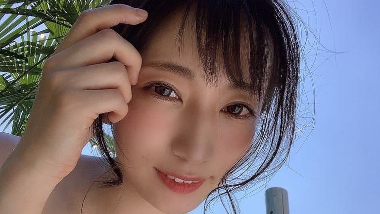 超火辣小學老師拍寫真　真實身材曝光