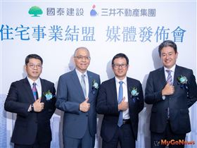 由左至右:國建李虹明總經理、國建張清櫆董事長、台灣三井不動產下町一朗董事長、小野浩史副總經（圖／業者提供）