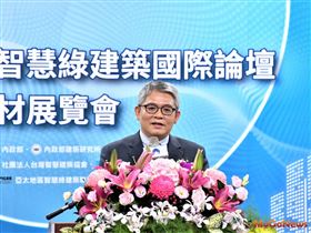 花敬群希望優良智慧建築能引領國內建築設計，積極提升節能減碳與智慧生活機能（圖／內政部）