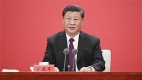 習近平14日出席深圳經濟特區建立40週年慶祝大會並發表談話，他的談話內容反映中國仍歡迎外資，卻面對保護主義抬頭。（圖／翻攝自中新社）