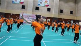 ▲鎮江高專的廣場舞課程。（圖／翻攝自微博）