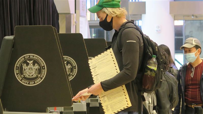 搖擺州百萬選票未寄回　選舉官員急了