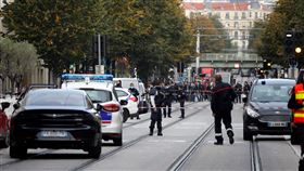 法國尼斯一間聖母院教堂於當地時間29日上午9時左右爆出槍響，圖／路透社／達志影像