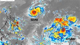 「天鵝」「閃電」颱風，氣象局，天氣風險。（圖／翻攝自天氣職人-吳聖宇臉書粉專）
