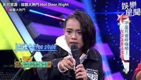 ▲吱吱曝阿嬤爆笑即興改編力。（圖／翻攝自綜藝大熱門）

