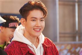 伯賢
圖翻攝自EXO臉書