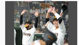 ▲監督原辰德（左）帶領讀賣巨人中央聯盟2連霸。（圖／截自日本媒體）