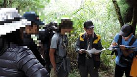 阿里山一葉蘭保留區須申請　2個月開出22張罰單阿里山秘境森林鐵路眠月支線為健行熱門路線，因須經過事先申請才能進入台灣一葉蘭自然保留區，嘉義林管處自9月起取締，截至30日已對違規遊客開出22張罰單。（嘉義林管處提供）中央社記者黃國芳傳真　109年10月31日